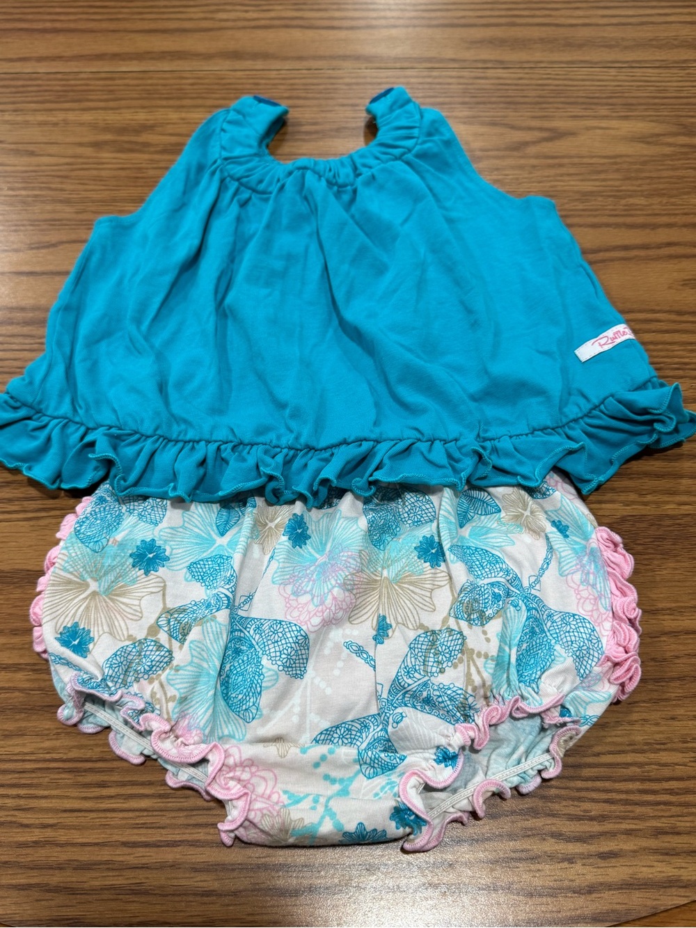 Ruffle Butts Boutique Baby Girls Outfit - 6-12 Months - Vintage HTF Print